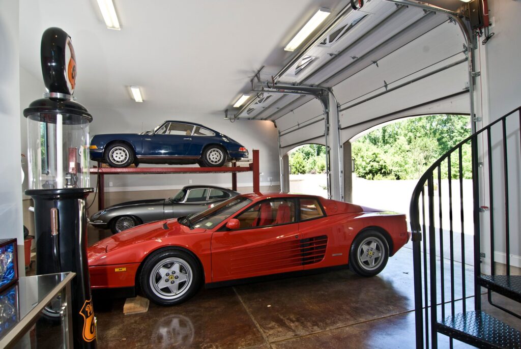 Garage With Car Lift