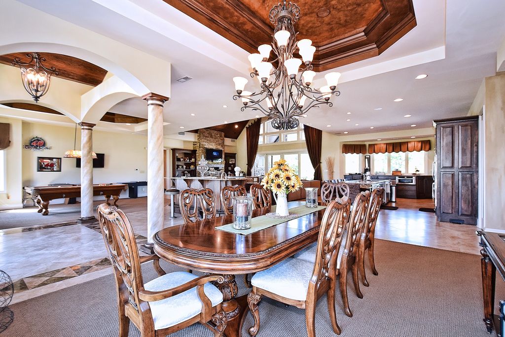 Luxury Dining Room