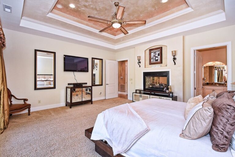 Luxury Master Bedroom(1)