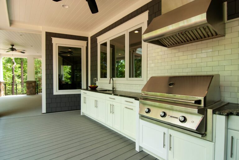 Outdoor Kitchen