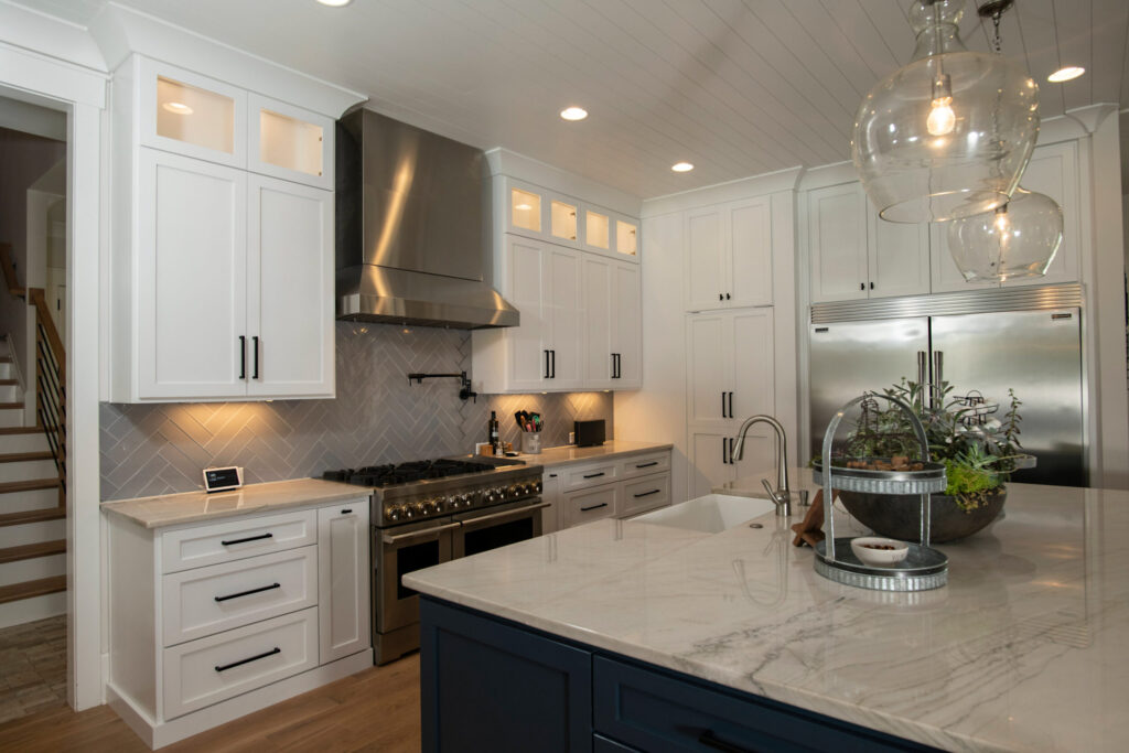 White Cabinet Kitchen(1)