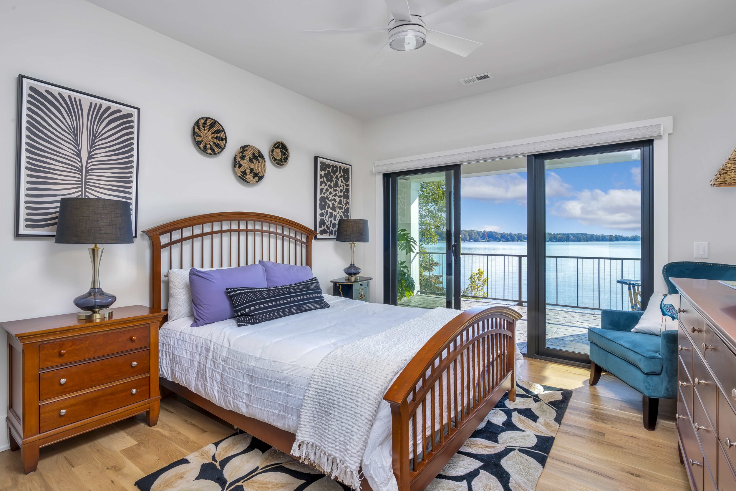 Guest Bedroom Lakeview